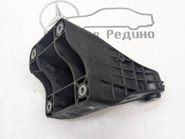 Лапа правая MERCEDES-BENZ C-класс W205/S205/C205/A205 (2014 - 2018) — Разборка Мерседес