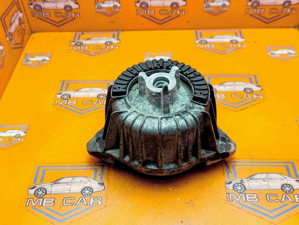 Опора двигателя MERCEDES-BENZ C-класс W204/S204 (2006 - 2011) фото 1 &mdash; Разборка Мерседес