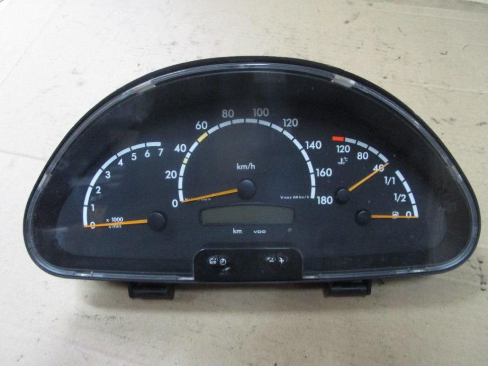 Щиток приборов MERCEDES-BENZ Sprinter W901-905 (1995 - 2006) фото 1 — Разборка Мерседес