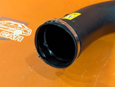 Патрубок воздушный MERCEDES-BENZ C-класс W204/S204 (2006 - 2011) — Разборка Мерседес