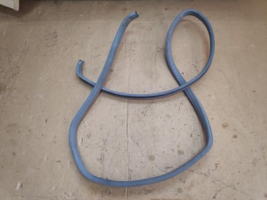 Уплотнители дверей MERCEDES-BENZ E-класс W124/S124/C124/A124 (1984 - 1997) — Разборка Мерседес