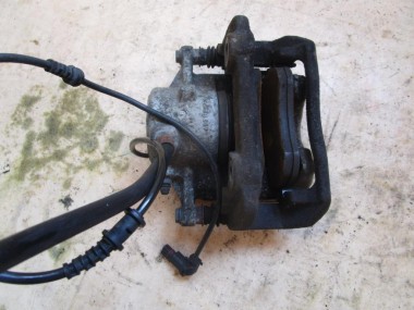 Суппорт передний правый MERCEDES-BENZ C-класс W204/S204 (2006 - 2011) — Разборка Мерседес