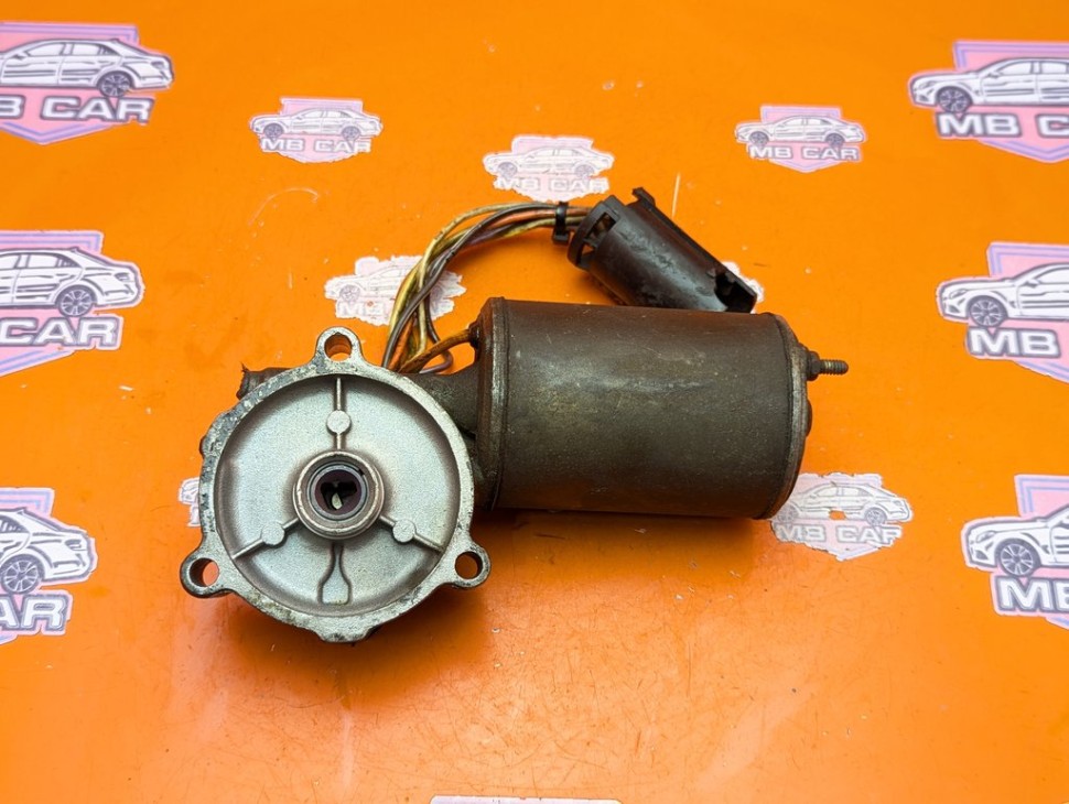 Моторчик раздаточной коробки MERCEDES-BENZ M-класс W163 (1997 - 2001) фото 1 &mdash; Разборка Мерседес