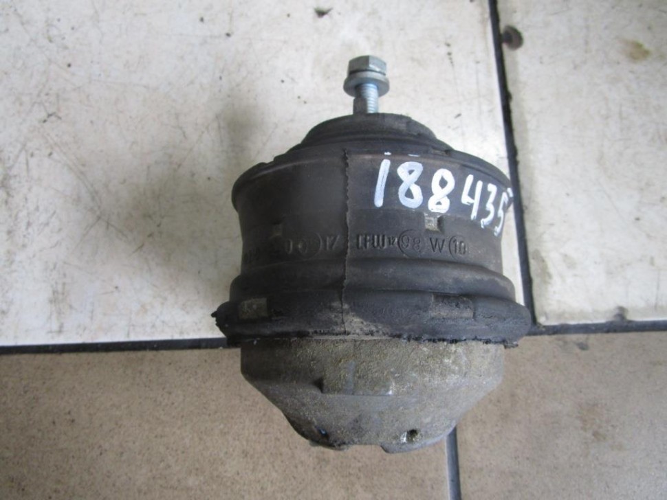 Опора двигателя MERCEDES-BENZ C-класс W202/S202 (1993 - 1997) фото 1 &mdash; Разборка Мерседес