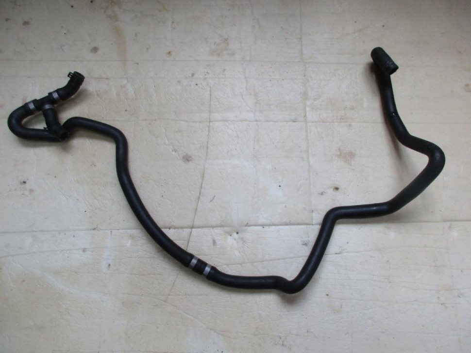 Патрубок ОЖ MERCEDES-BENZ S-класс W220 (1998 - 2005) фото 1 — Разборка Мерседес