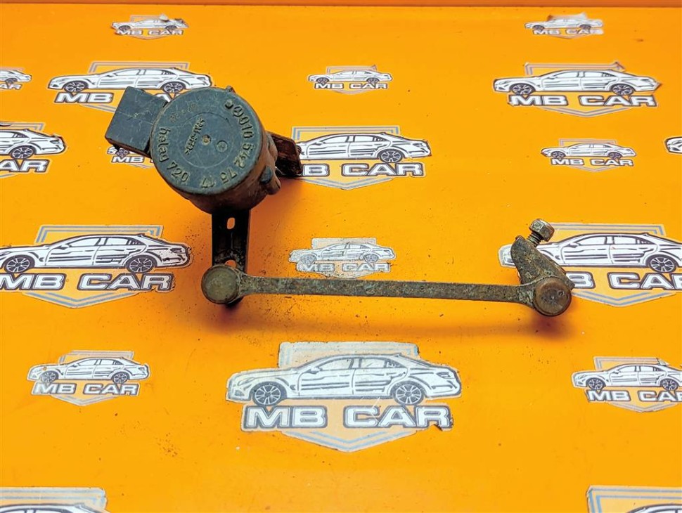 Датчик уровня пола MERCEDES-BENZ E-класс W210/S210 (1995 - 1999) фото 1 — Разборка Мерседес