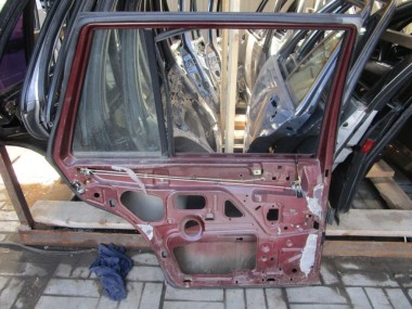 Дверь задняя левая MERCEDES-BENZ W124 W124/S124/C124/A124 (1984 - 1993) — Разборка Мерседес