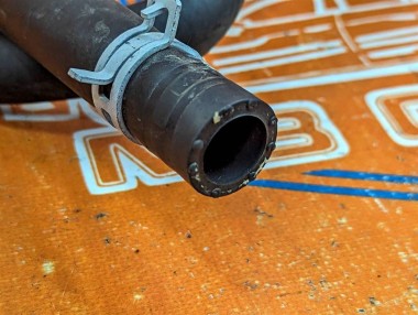 Патрубок ОЖ MERCEDES-BENZ S-класс W220 (1998 - 2005) — Разборка Мерседес