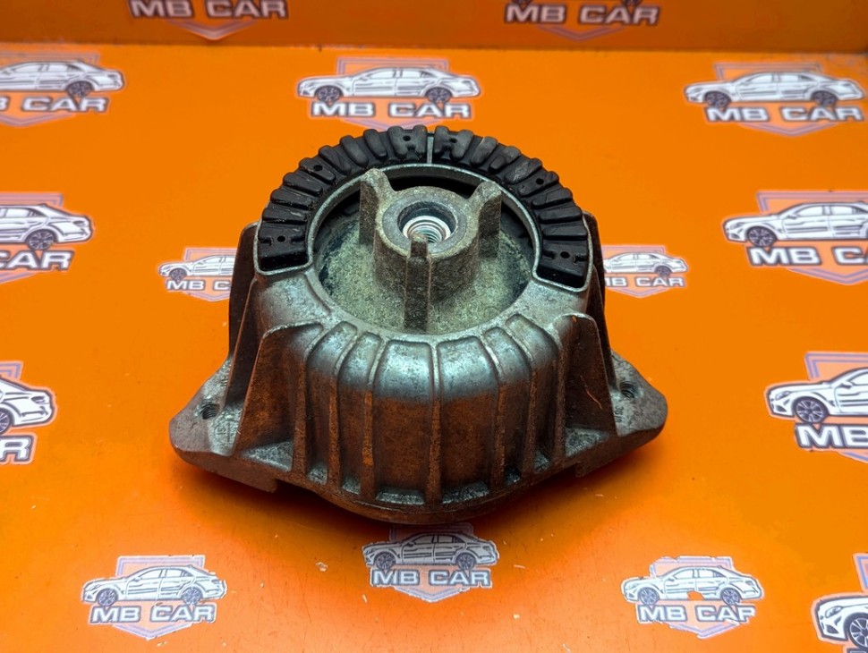 Опора двигателя MERCEDES-BENZ E-класс W212/S212/C207/A207 (2009 - 2013) фото 1 — Разборка Мерседес