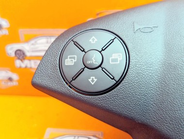 Подушка безопасности в руль MERCEDES-BENZ R-класс W251 рестайлинг (2007 - 2010) R 350d 3.0 4MATIC 7G-Tronic (224 л.с.) &mdash; Разборка Мерседес