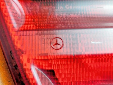 Фонарь крышки багажника MERCEDES-BENZ E-класс W210/S210 рестайлинг (1999 - 2003) E 200 2.0 MT (163 л.с.) &mdash; Разборка Мерседес