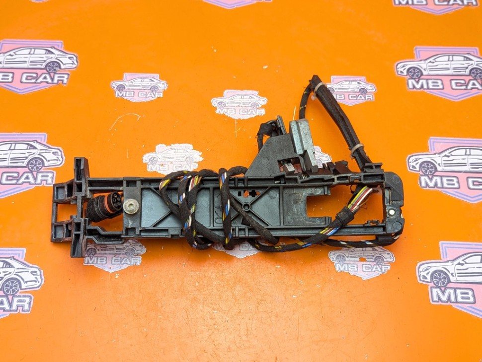 Ответная часть замка двери MERCEDES-BENZ S-класс W220 (1998 - 2005) фото 1 &mdash; Разборка Мерседес