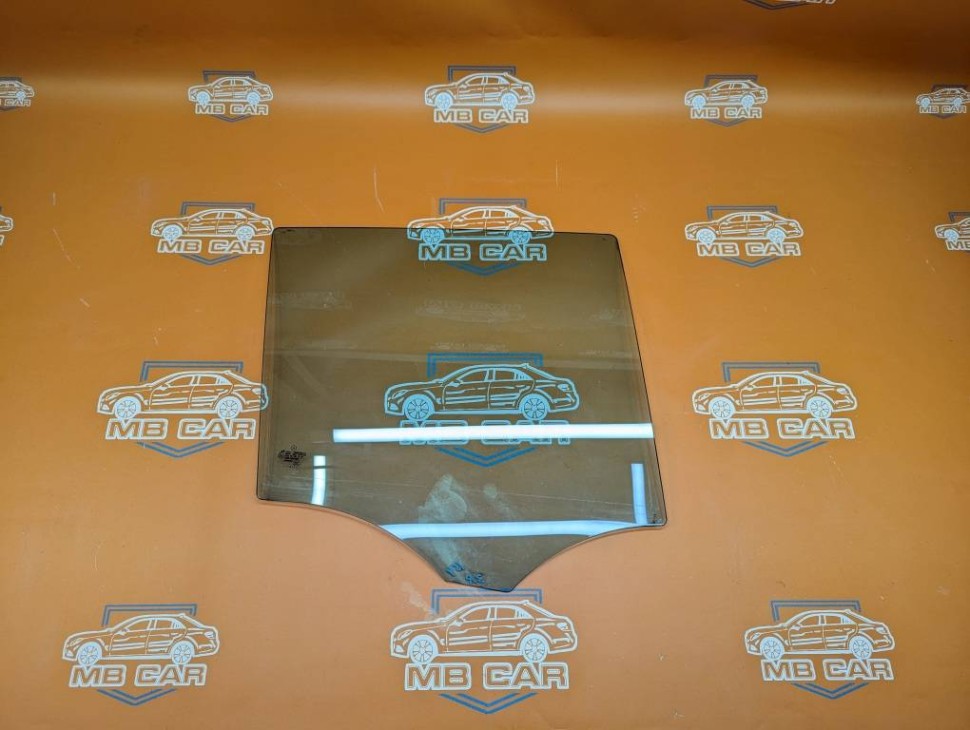 Стекло заднее правое MERCEDES-BENZ M-класс W164 (2005 - 2008) фото 1 — Разборка Мерседес
