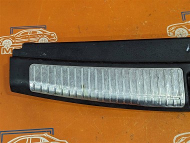 Накладка замка багажника MERCEDES-BENZ M-класс W164 (2005 - 2008) — Разборка Мерседес