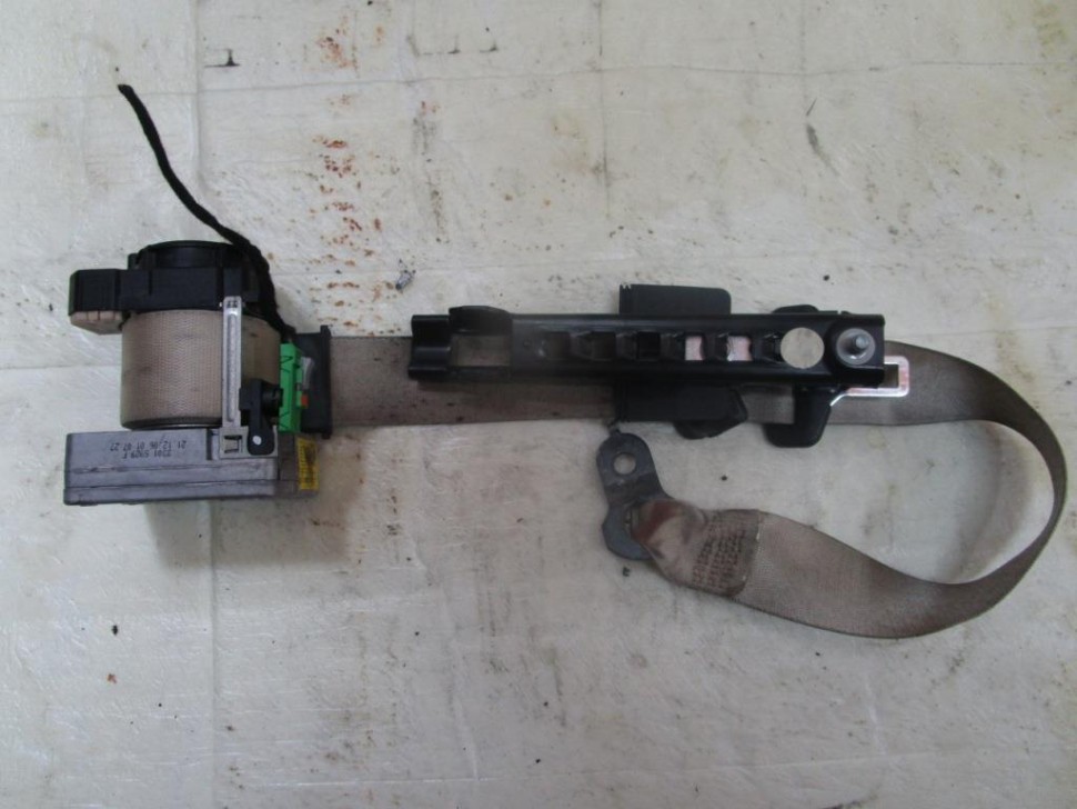 Ремень безопасности передний левый MERCEDES-BENZ C-класс W203/S203/CL203 рестайлинг (2004 - 2008) фото 1 — Разборка Мерседес