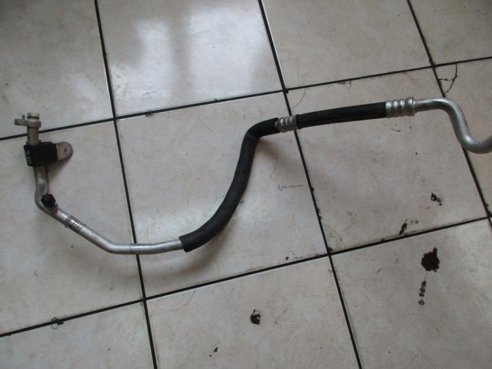 Трубка кондиционера MERCEDES-BENZ S-класс W220 (1998 - 2005) фото 1 — Разборка Мерседес