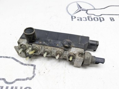 Блок клапанов пневмоподвески MERCEDES-BENZ S-класс W220 (1998 - 2005) — Разборка Мерседес