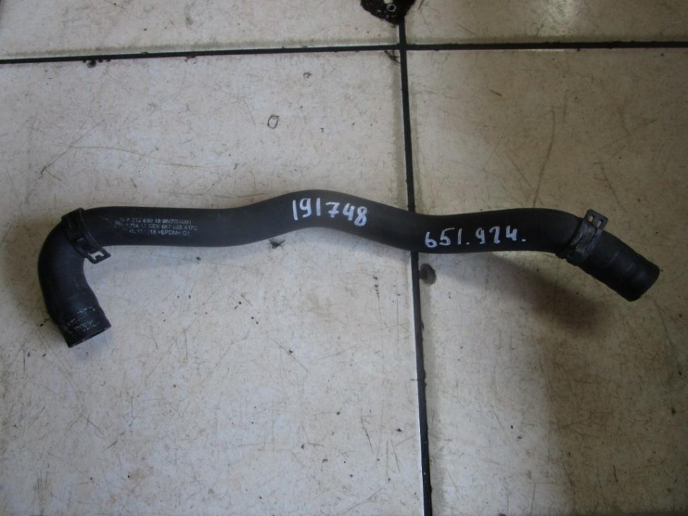 Патрубок ОЖ MERCEDES-BENZ E-класс W212/S212/C207/A207 (2009 - 2013) фото 1 — Разборка Мерседес