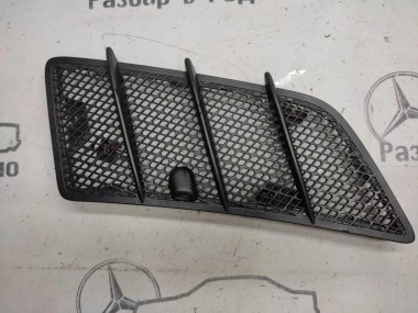 Решетка капота MERCEDES-BENZ M-класс W164 (2005 - 2008) — Разборка Мерседес