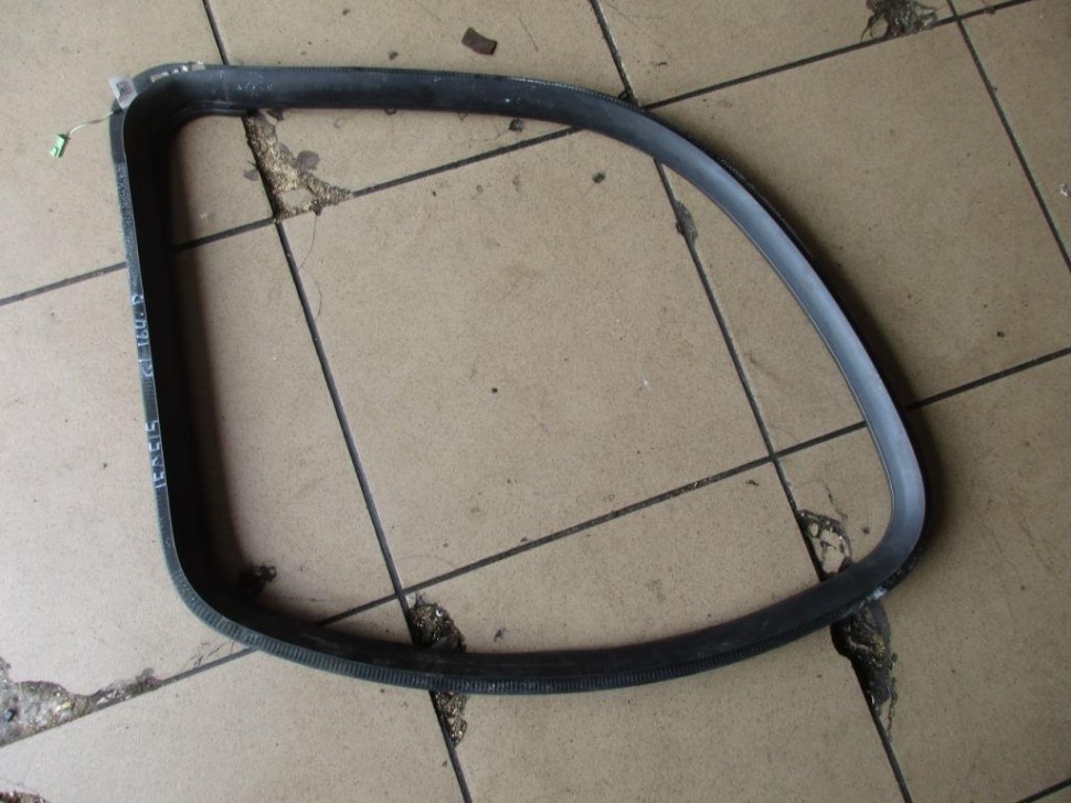 Уплотнитель стекла двери MERCEDES-BENZ GL-класс X164 (2006 - 2009) фото 1 — Разборка Мерседес
