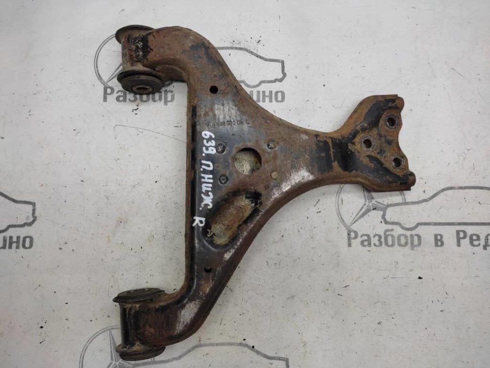 Рычаг передний нижний правый MERCEDES-BENZ V-класс W639 (2003 - 2014) фото 1 — Разборка Мерседес