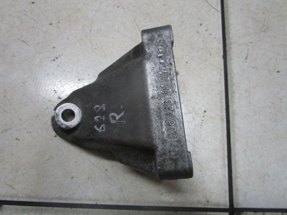 Лапа правая MERCEDES-BENZ S-класс W220 (1998 - 2005) фото 1 — Разборка Мерседес