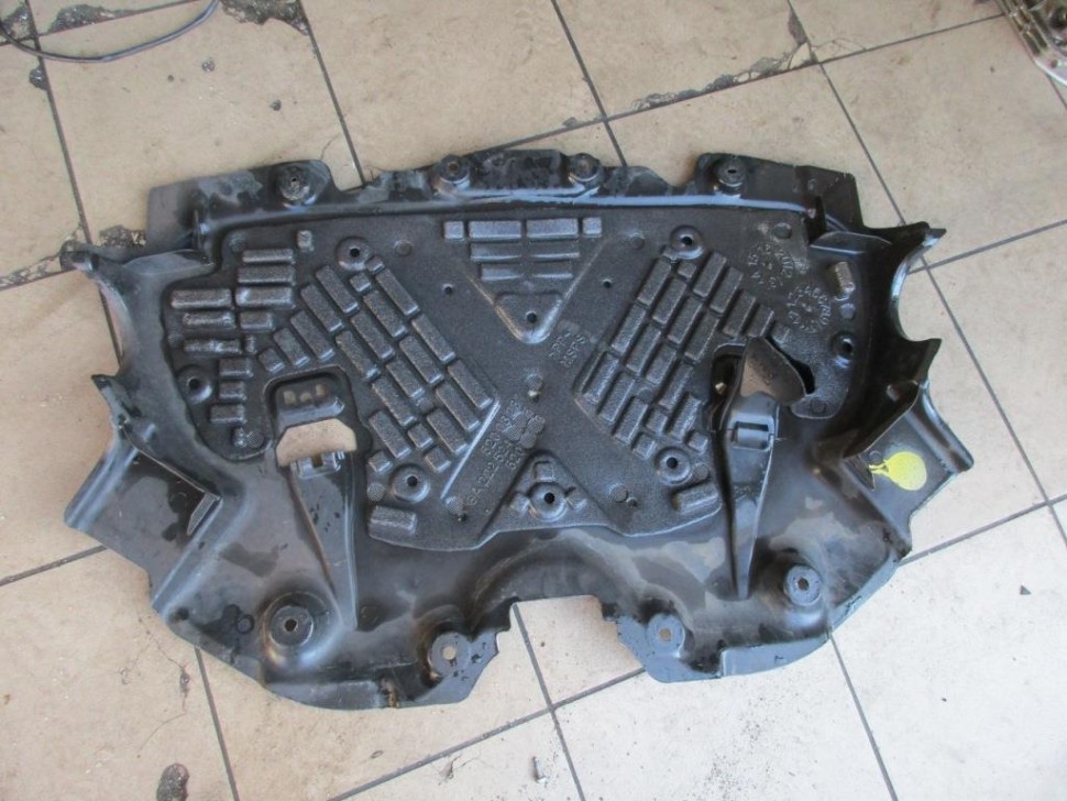 Защита двигателя MERCEDES-BENZ S-класс W222/C217/A217 (2013 - 2017) фото 1 — Разборка Мерседес