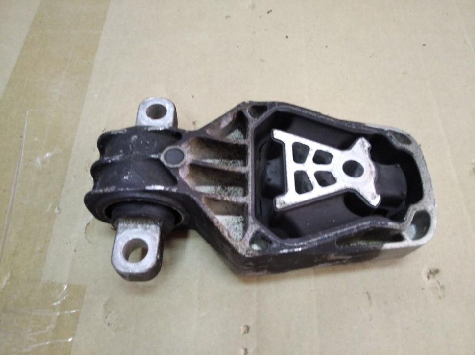 Опора двигателя задняя MERCEDES-BENZ GLA-класс X156 рестайлинг (2017 - 2020) фото 1 — Разборка Мерседес