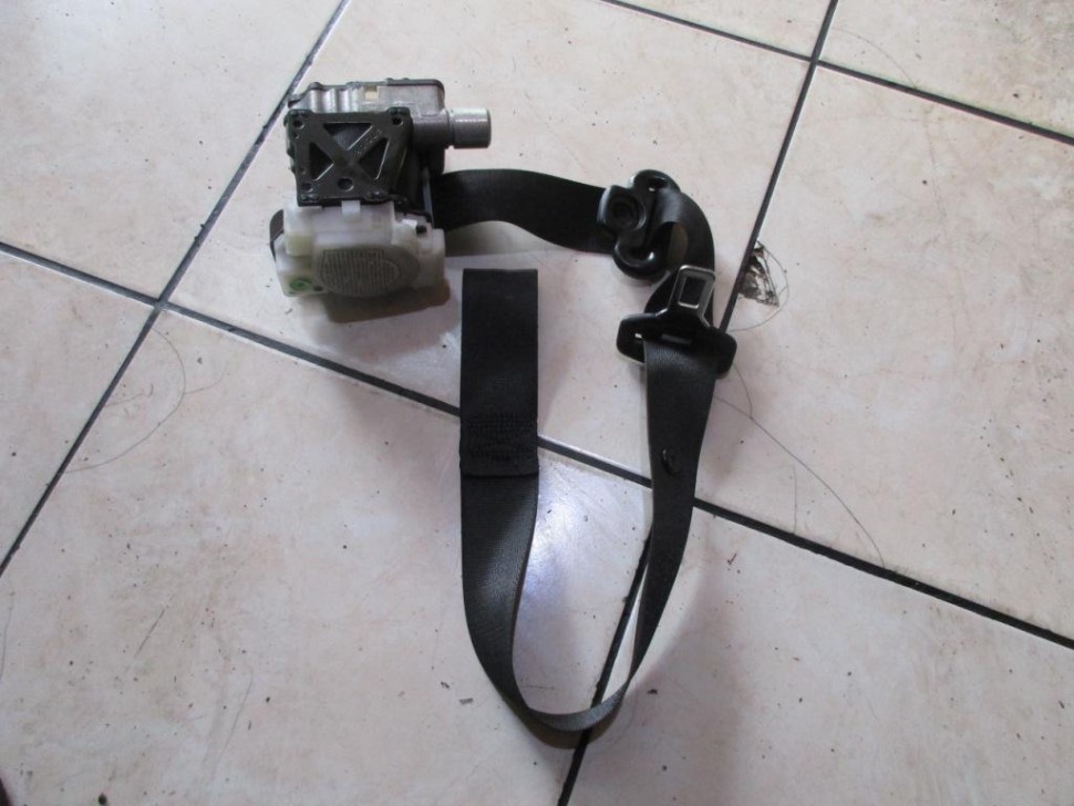Ремень безопасности передний левый MERCEDES-BENZ C-класс W203/S203/CL203 (2000 - 2004) фото 1 — Разборка Мерседес