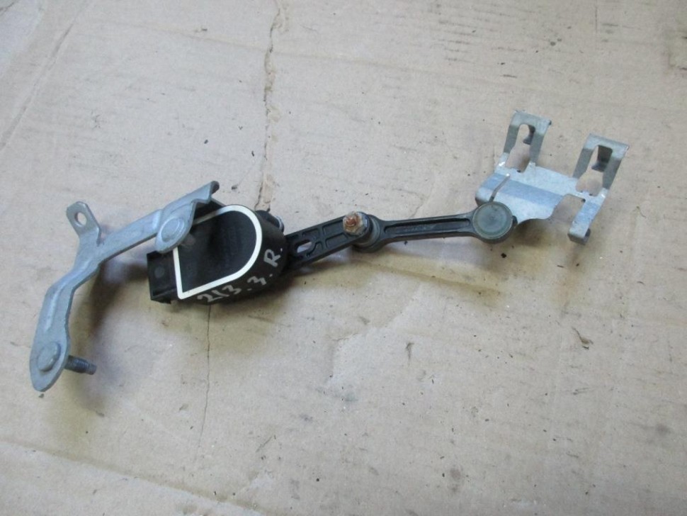 Датчик уровня пола MERCEDES-BENZ E-класс W213/S213/C238/A238 (2016 - 2021) фото 1 — Разборка Мерседес