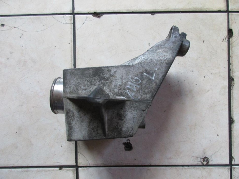 Лапа левая MERCEDES-BENZ Vito W639 (2003 - 2010) фото 1 — Разборка Мерседес