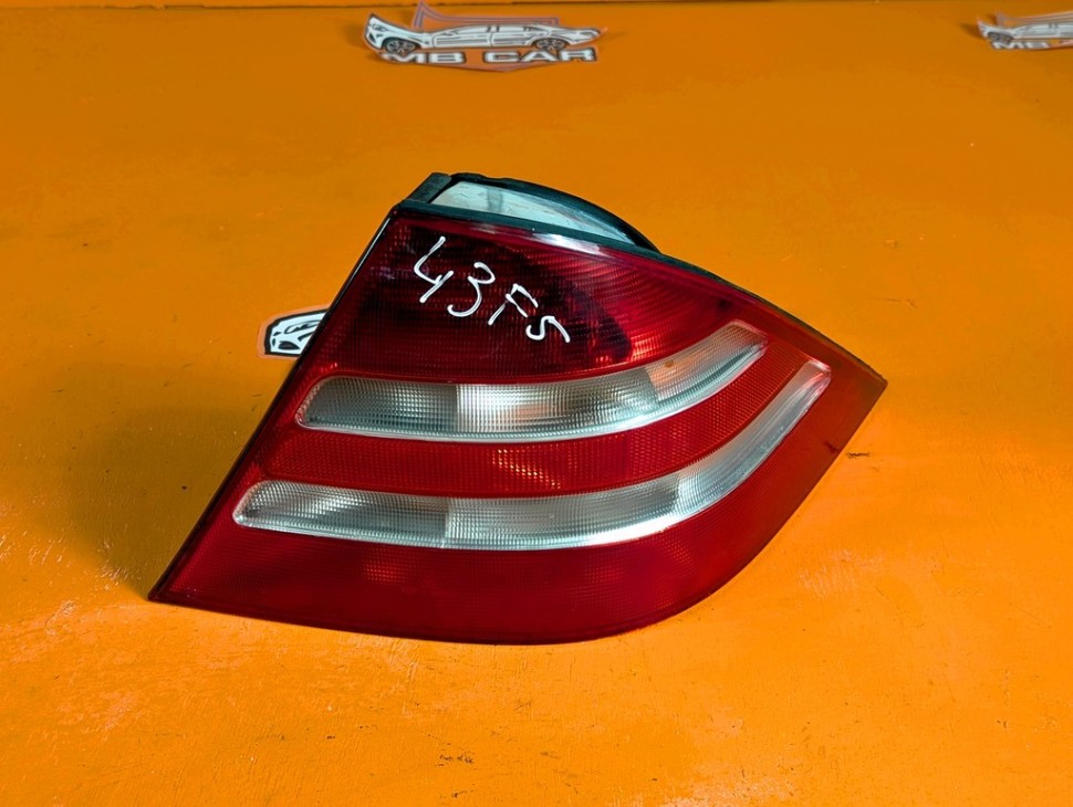 Фонарь задний правый MERCEDES-BENZ S-класс W220 (1998 - 2005) фото 1 &mdash; Разборка Мерседес