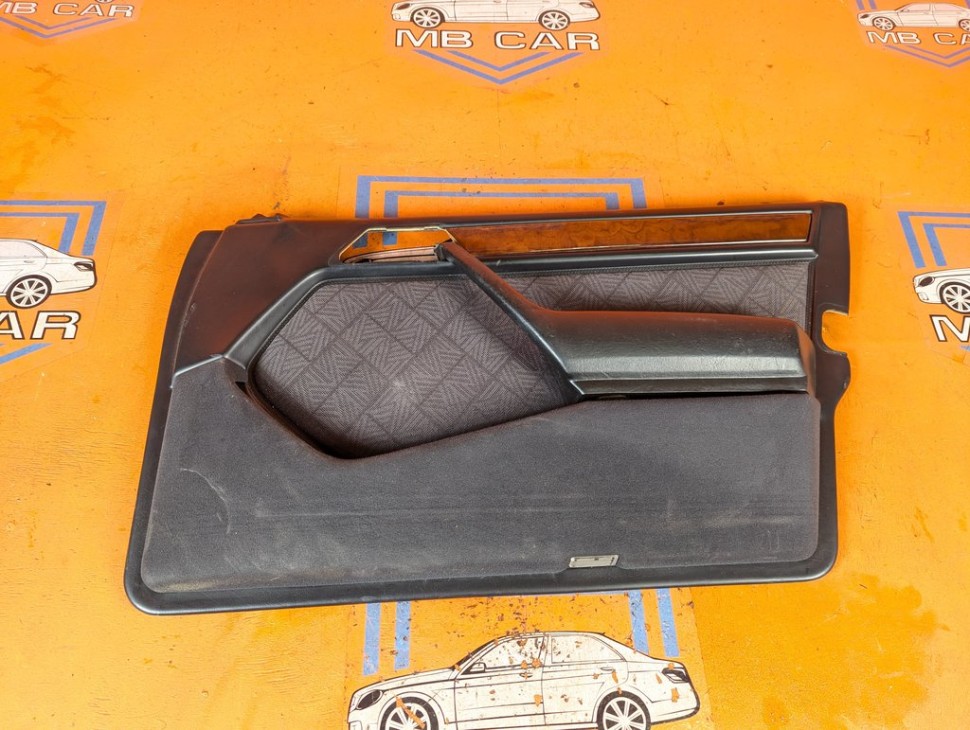 Карта двери передняя правая MERCEDES-BENZ E-класс W124/S124/C124/A124 (1984 - 1997) E 300 CDI 3.0 AT (136 л.с.) фото 1 &mdash; Разборка Мерседес