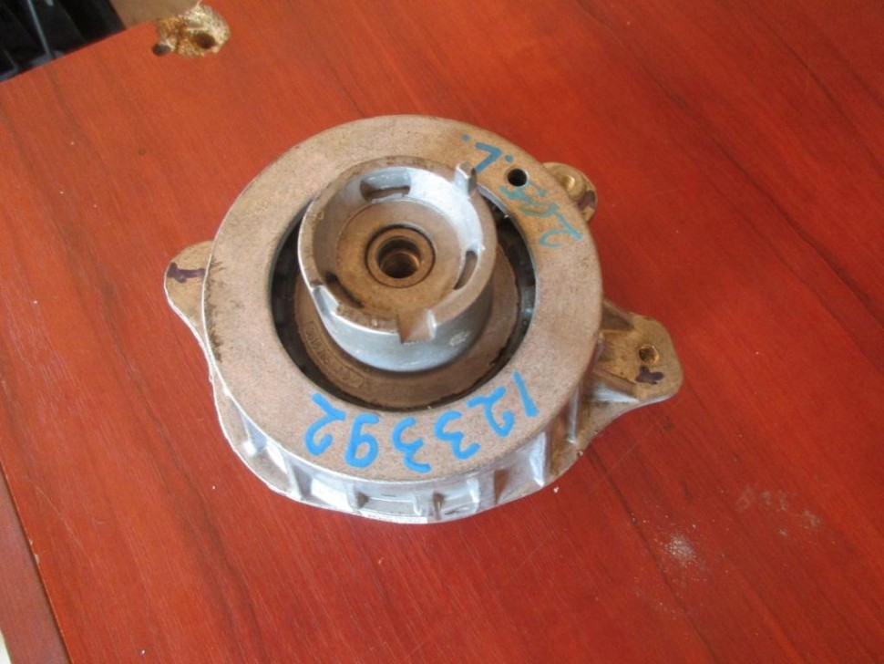 Опора двигателя MERCEDES-BENZ C-класс W205/S205/C205/A205 (2014 - 2018) фото 1 — Разборка Мерседес