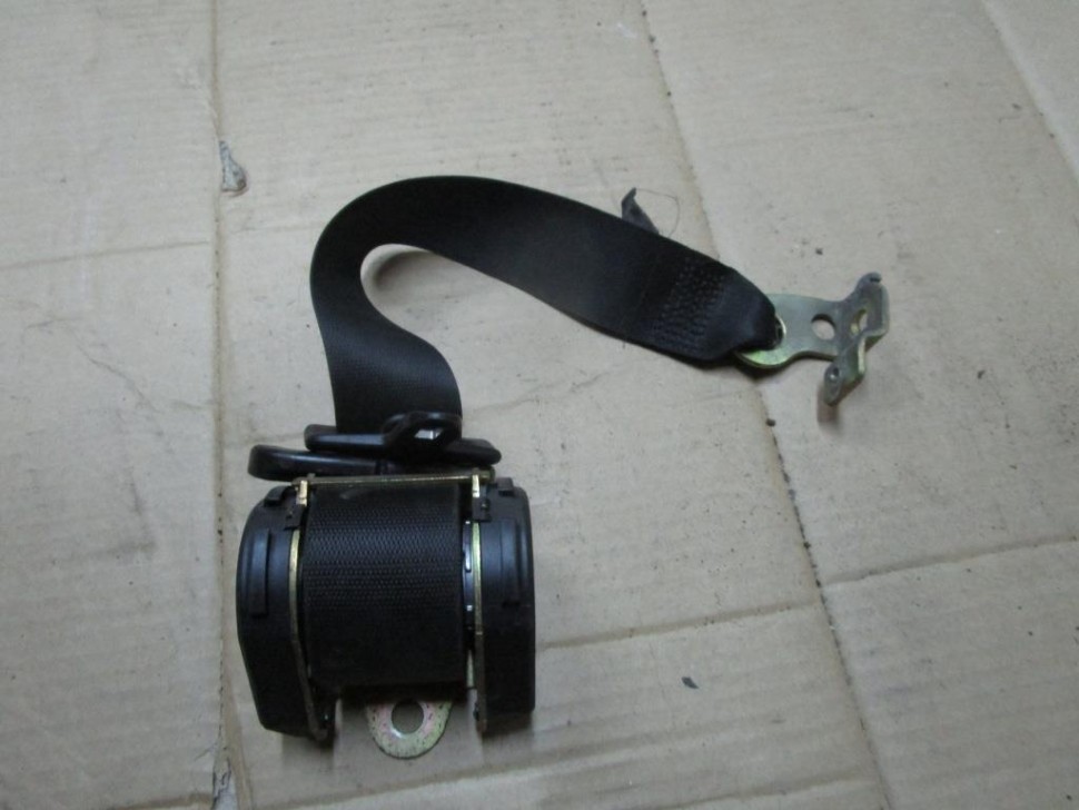 Ремень безопасности задний левый MERCEDES-BENZ C-класс W202/S202 (1993 - 1997) фото 1 — Разборка Мерседес