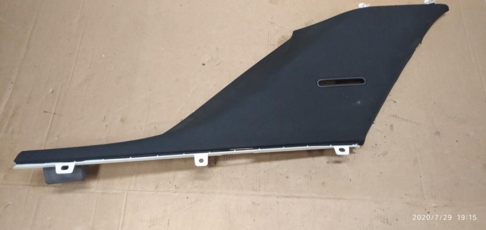 Накладка задней стойки MERCEDES-BENZ GLE-класс W166 (2015 - 2018) фото 1 — Разборка Мерседес