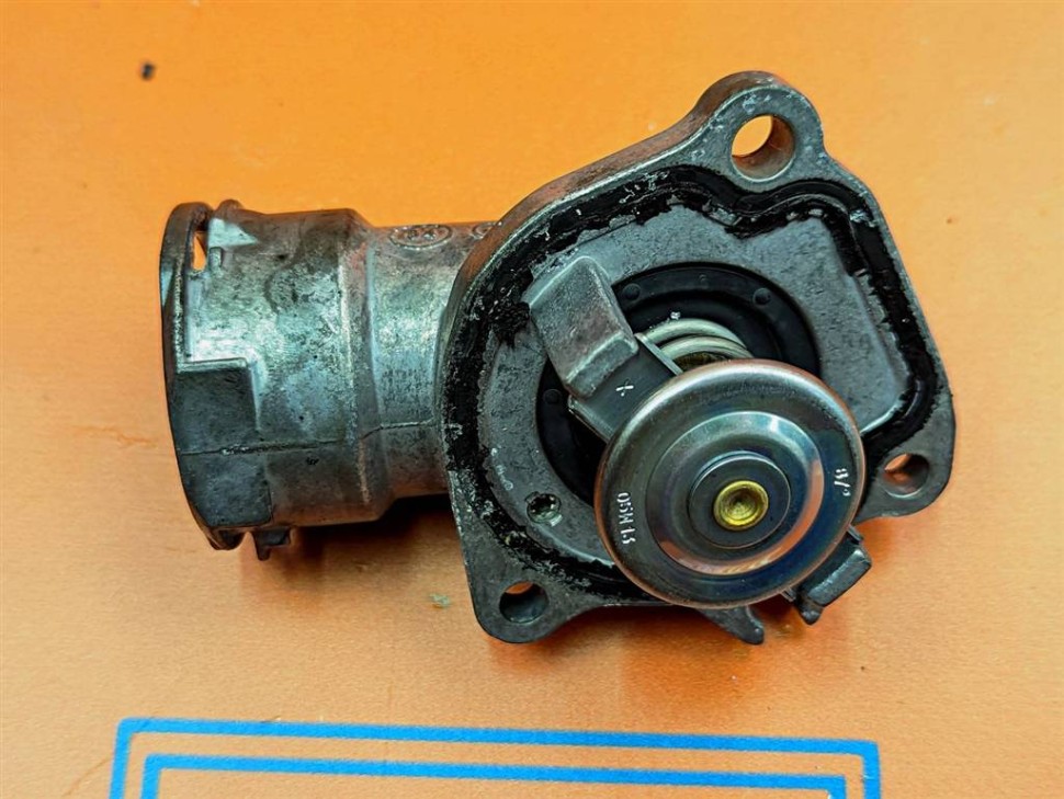 Термостат MERCEDES-BENZ M-класс W164 (2005 - 2008) фото 1 — Разборка Мерседес