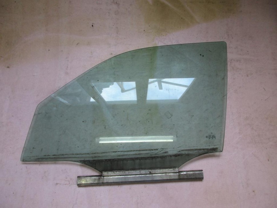 Стекло переднее левое MERCEDES-BENZ E-класс W210/S210 рестайлинг (1999 - 2003) фото 1 — Разборка Мерседес