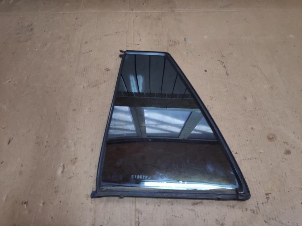 Стекло заднее левое MERCEDES-BENZ E-класс W124/S124/C124/A124 (1984 - 1997) фото 1 — Разборка Мерседес