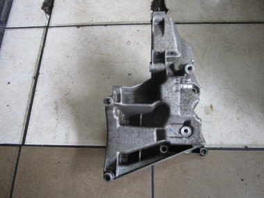 Кронштейн компрессора кондиционера MERCEDES-BENZ C-класс W202/S202 (1993 - 1997) — Разборка Мерседес