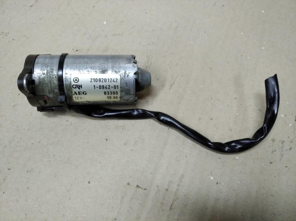 Моторчик регулировки сидений MERCEDES-BENZ E-класс W210/S210 (1995 - 1999) фото 1 — Разборка Мерседес