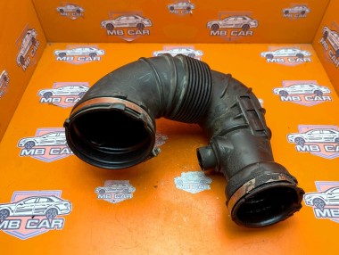 Патрубок воздушный MERCEDES-BENZ C-класс W204/S204 (2006 - 2011) — Разборка Мерседес
