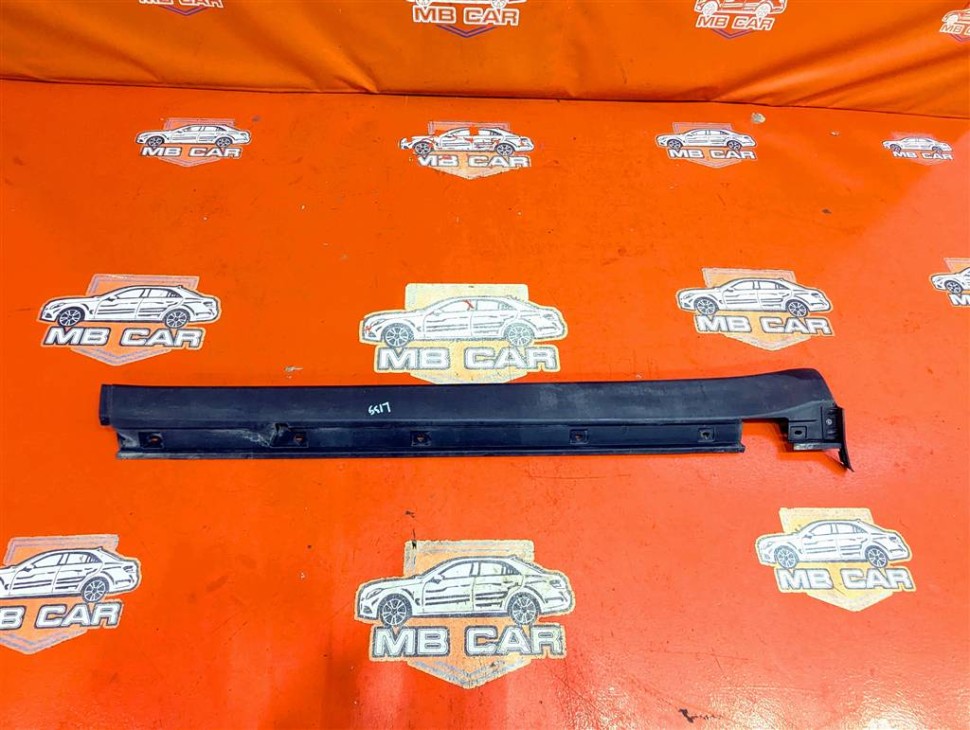 Порог пластиковый левый MERCEDES-BENZ M-класс W164 (2005 - 2008) фото 1 — Разборка Мерседес