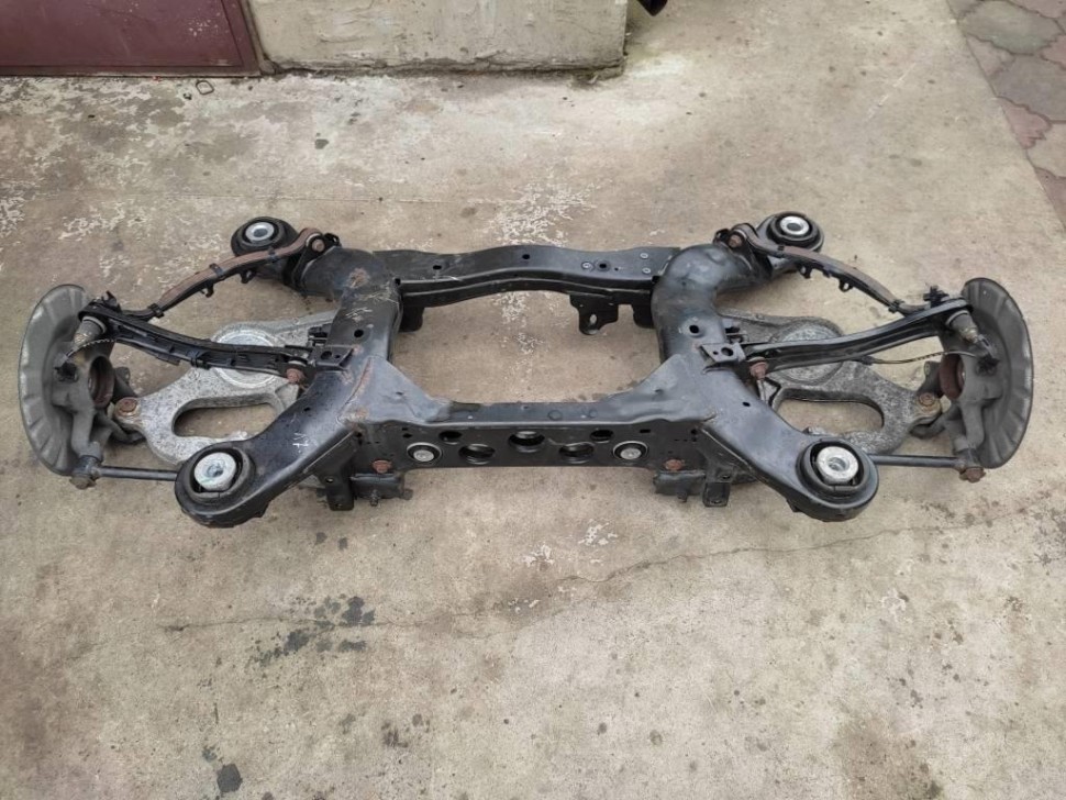 Подрамник задний MERCEDES-BENZ GLS-класс X166 (2015 - 2019) фото 1 — Разборка Мерседес