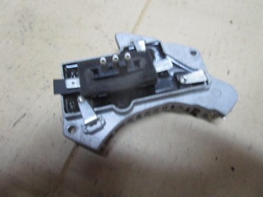 Реле моторчика печки MERCEDES-BENZ C-класс W202/S202 рестайлинг (1997 - 2001) — Разборка Мерседес