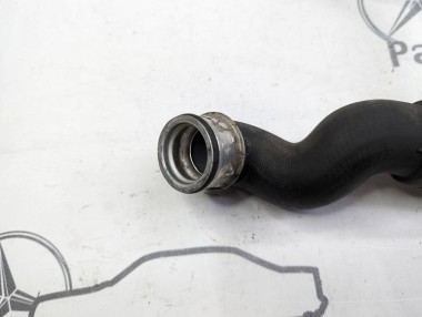 Патрубок радиатора MERCEDES-BENZ C-класс W203/S203/CL203 (2000 - 2004) — Разборка Мерседес