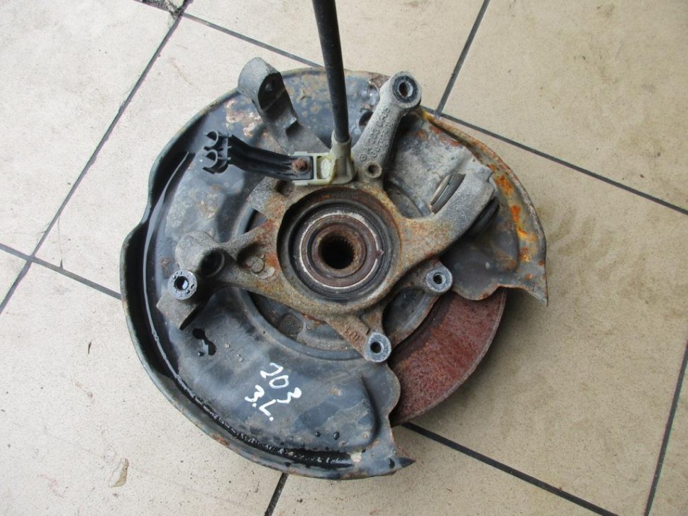 Кулак подвески задний левый MERCEDES-BENZ C-класс W203/S203/CL203 (2000 - 2004) фото 1 — Разборка Мерседес