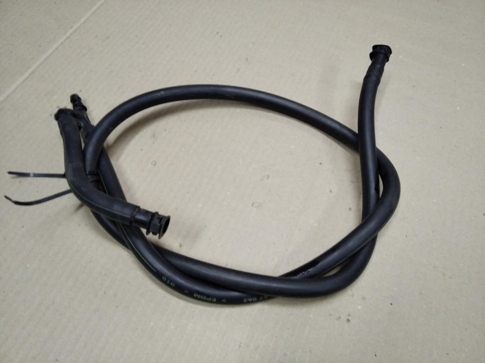 Шланг омывателей фар MERCEDES-BENZ CLS-класс C219 (2004 - 2008) фото 1 — Разборка Мерседес