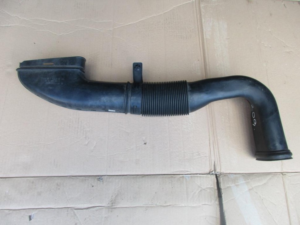 Патрубок воздушный MERCEDES-BENZ E-класс W212/S212/C207/A207 (2009 - 2013) фото 1 — Разборка Мерседес