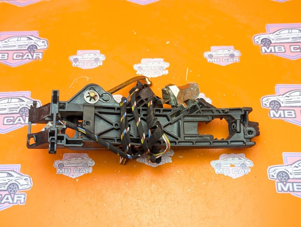 Ответная часть замка двери MERCEDES-BENZ S-класс W220 (1998 - 2005) фото 1 &mdash; Разборка Мерседес